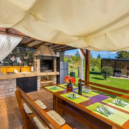 Stari Dor By Villsy - Large Garden With Pool And Playground For Kids And Adults Heki